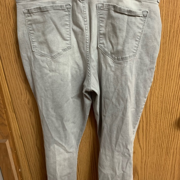 Old Navy Rockstar Jeans-mid rise - Picture 2 of 2